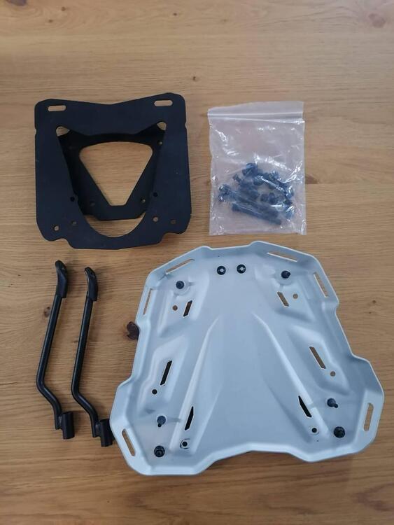 KIT GIVI PIASTRA ALL. M9A + SRA5126 - BMW G310GS - (2)