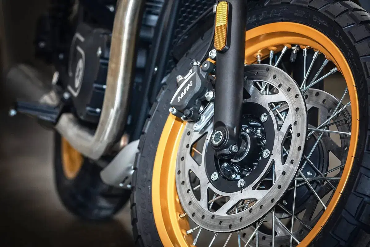 Brixton Motorcycles Cromwell 1200 X Scrambler (2023 - 26) (7)