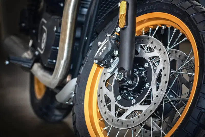 Brixton Motorcycles Cromwell 1200 X Scrambler (2023 - 26) (7)