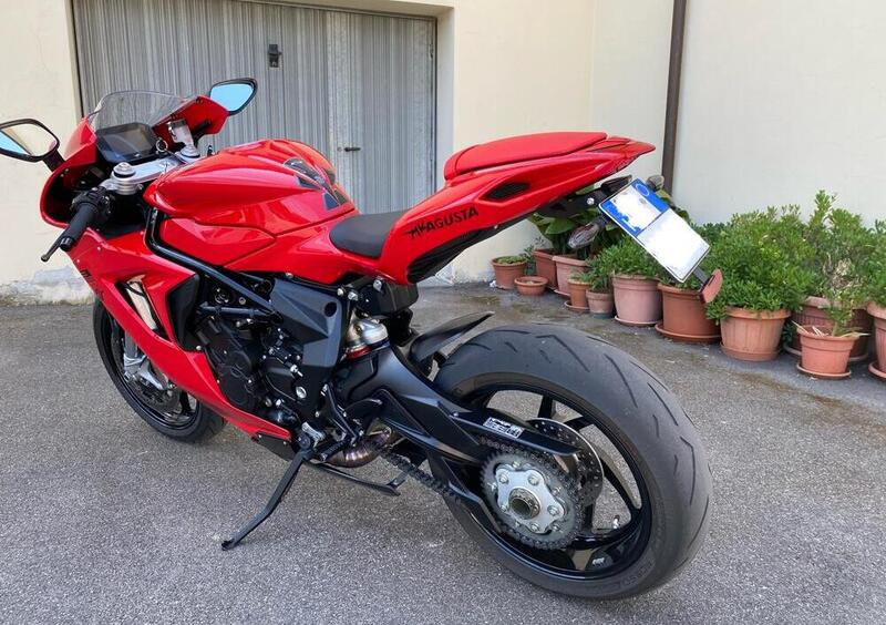 Vendo MV Agusta F3 800 Rosso 2021 23 usata a Arezzo codice