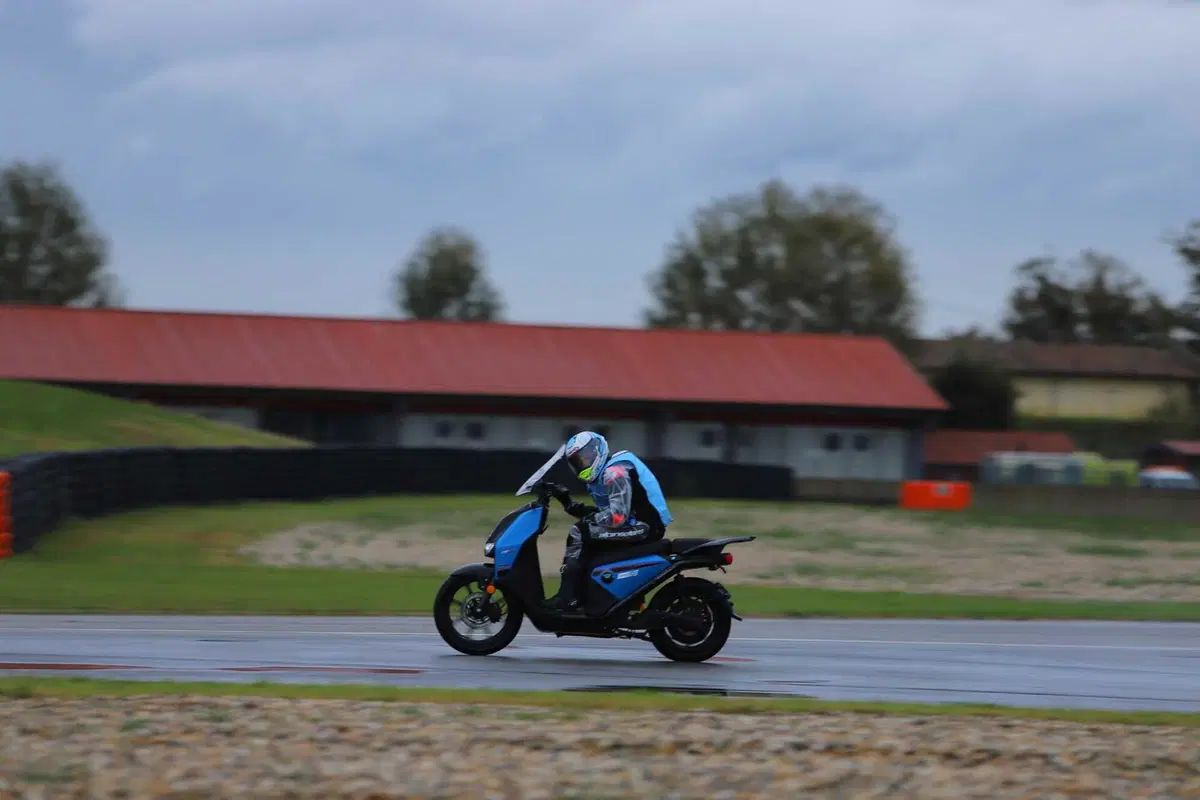 Vmoto: record di percorrenza con il CPx Pro (9)