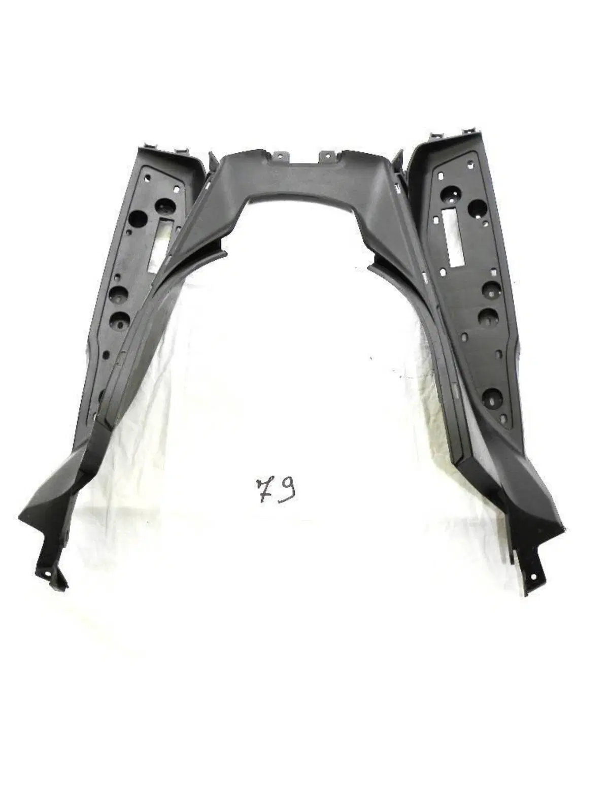 Pannello supporto poggiapiedi Yamaha X-Max 125/250 (2)