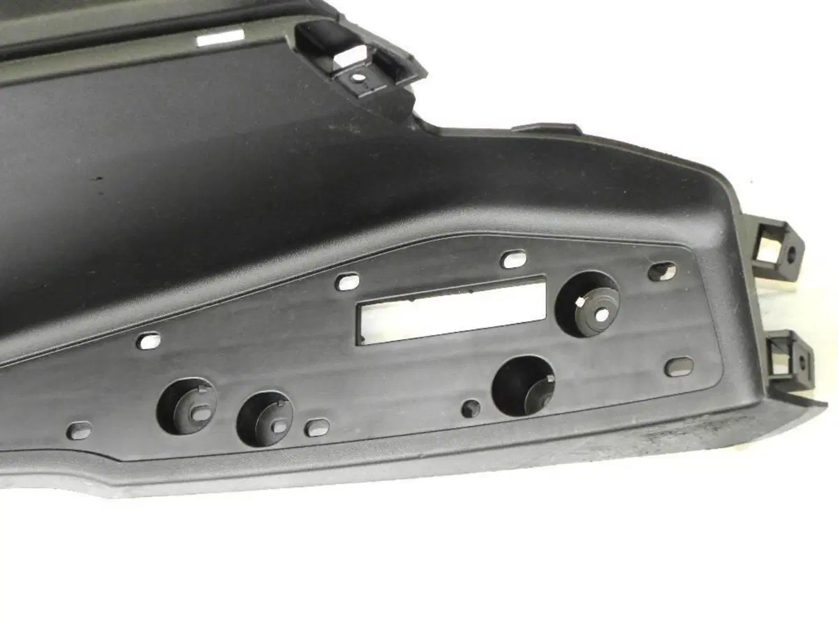 Pannello supporto poggiapiedi Yamaha X-Max 125/250 (4)