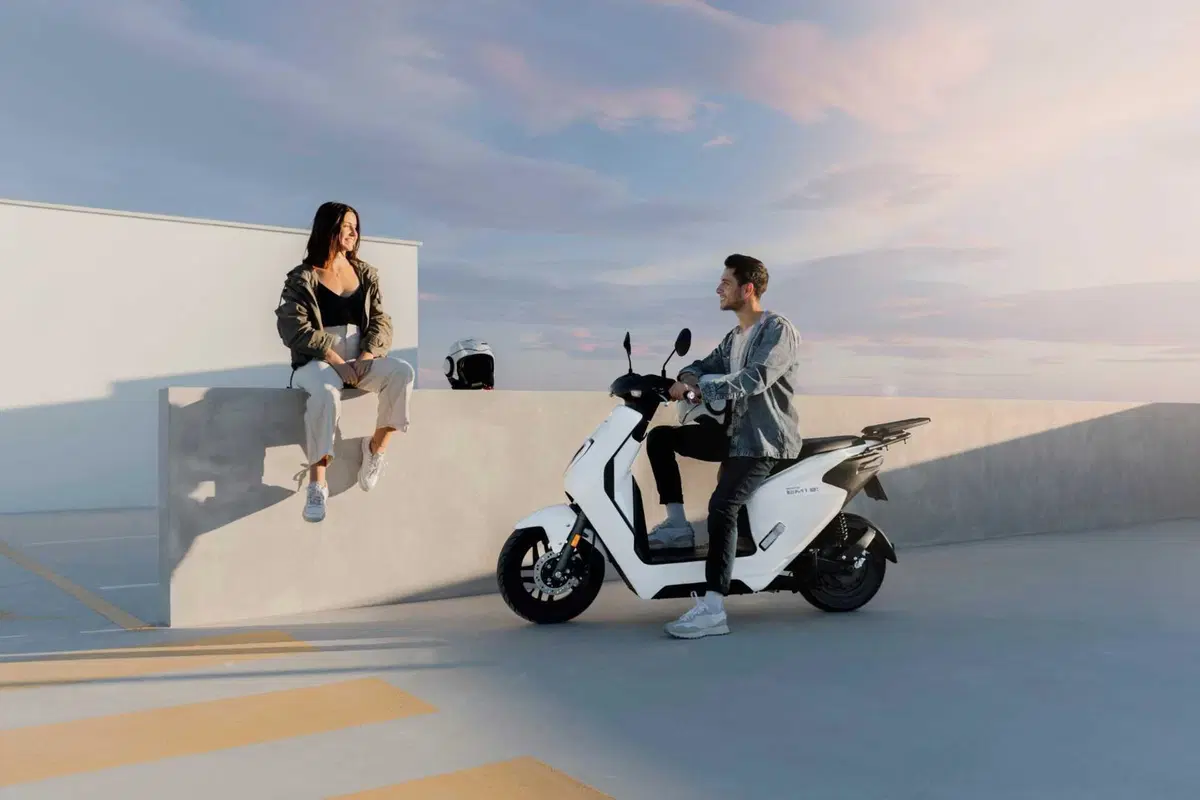 Lo scooter elettrico Honda EM-1 e: è già in vendita: ecco il prezzo e tutti i dettagli 