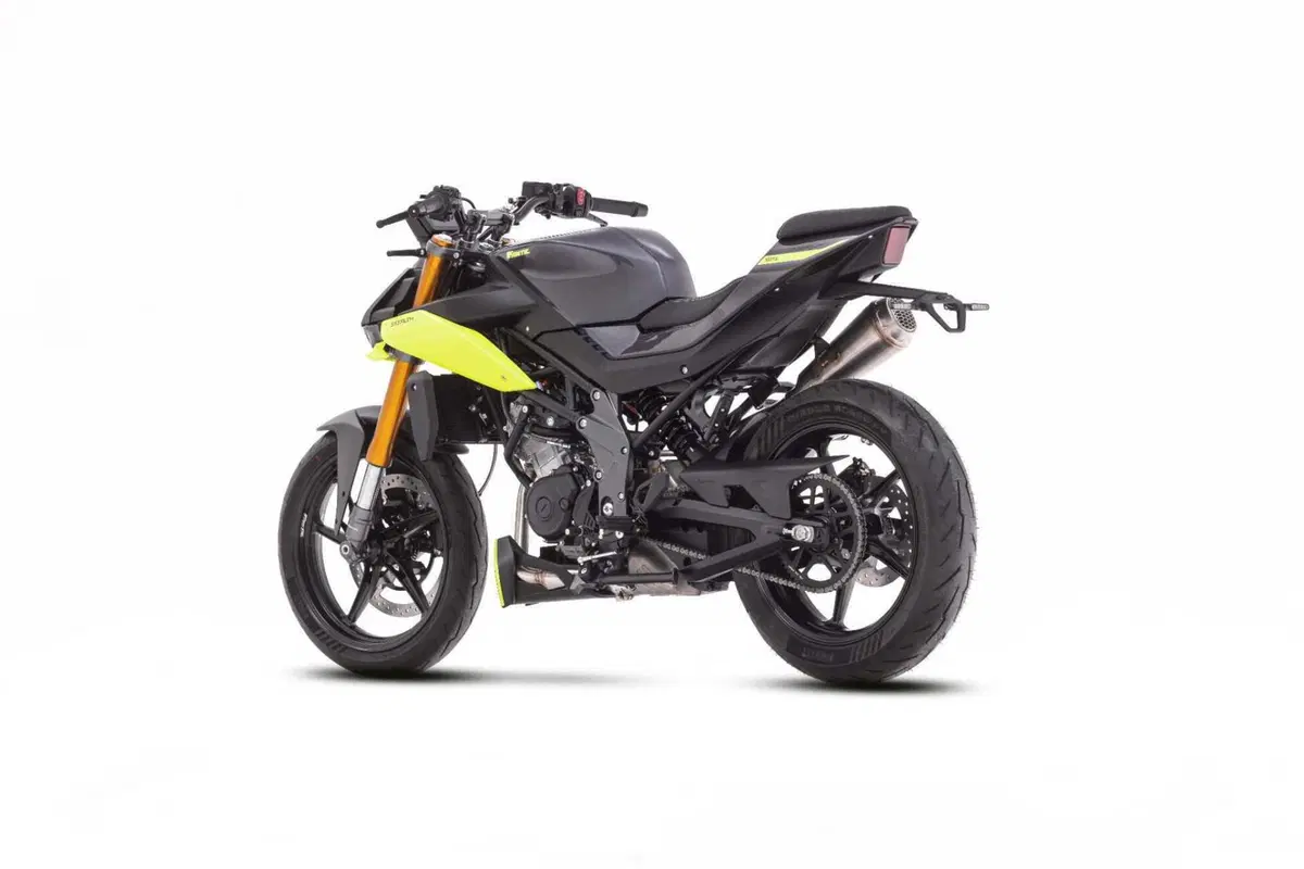 Stealth 125 e Imola Concept, le sportive secondo Fantic (4)