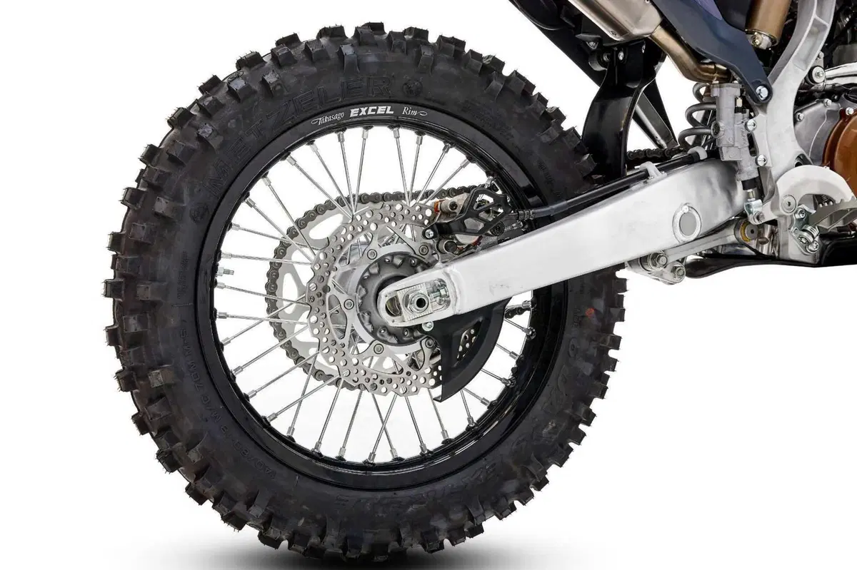 XE300 ed XEF310: Fantic svela le sue enduro a due e quattro tempi