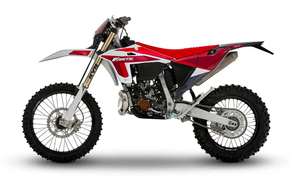 XE300 ed XEF310: Fantic svela le sue enduro a due e quattro tempi (7)