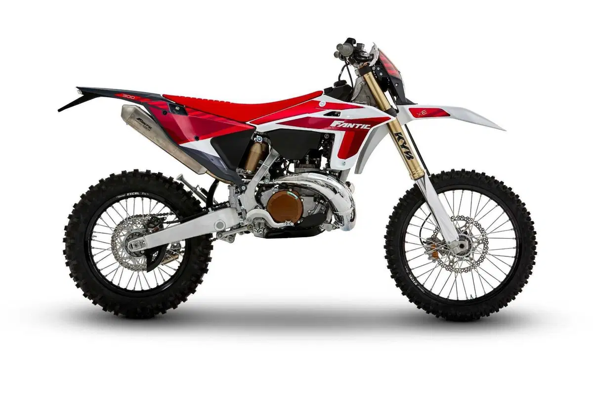 XE300 ed XEF310: Fantic svela le sue enduro a due e quattro tempi (9)