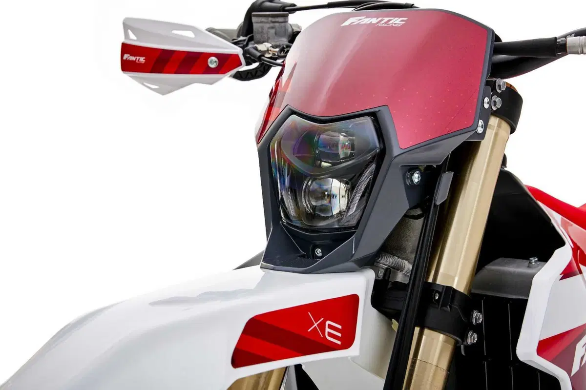 XE300 ed XEF310: Fantic svela le sue enduro a due e quattro tempi (10)