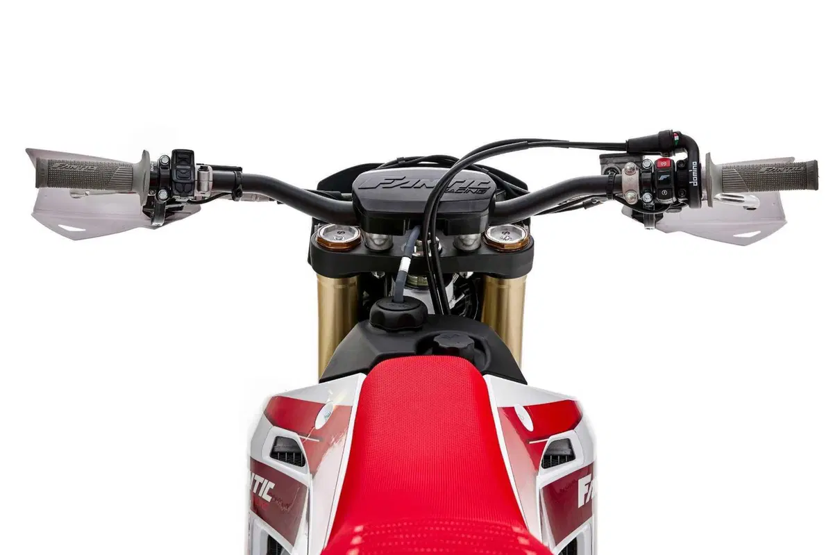 XE300 ed XEF310: Fantic svela le sue enduro a due e quattro tempi (12)