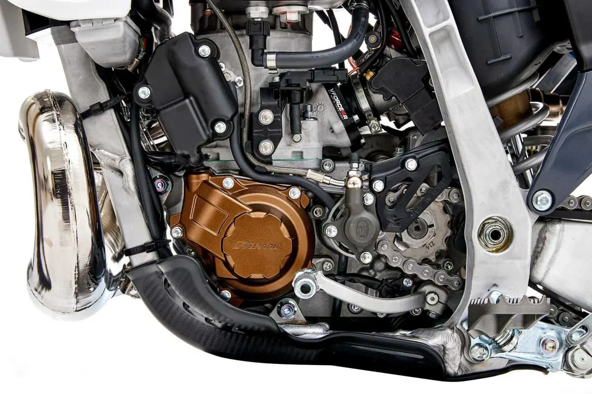 XE300 ed XEF310: Fantic svela le sue enduro a due e quattro tempi (20)