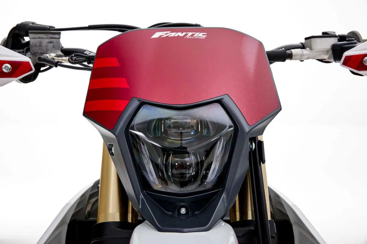 XE300 ed XEF310: Fantic svela le sue enduro a due e quattro tempi (21)