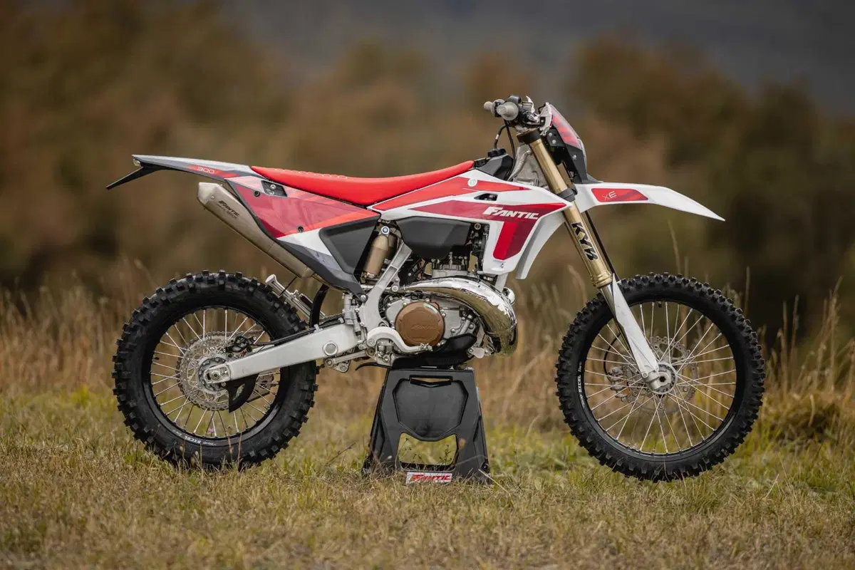 XE300 ed XEF310: Fantic svela le sue enduro a due e quattro tempi (34)