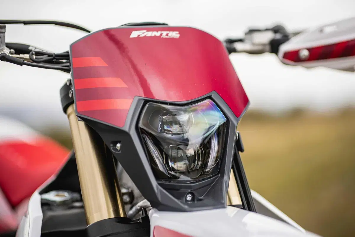 XE300 ed XEF310: Fantic svela le sue enduro a due e quattro tempi (31)