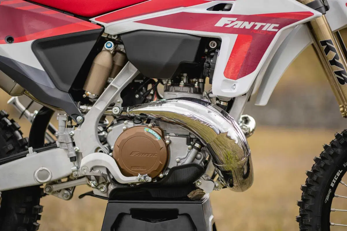 XE300 ed XEF310: Fantic svela le sue enduro a due e quattro tempi (32)