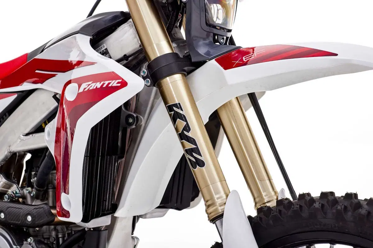XE300 ed XEF310: Fantic svela le sue enduro a due e quattro tempi (41)