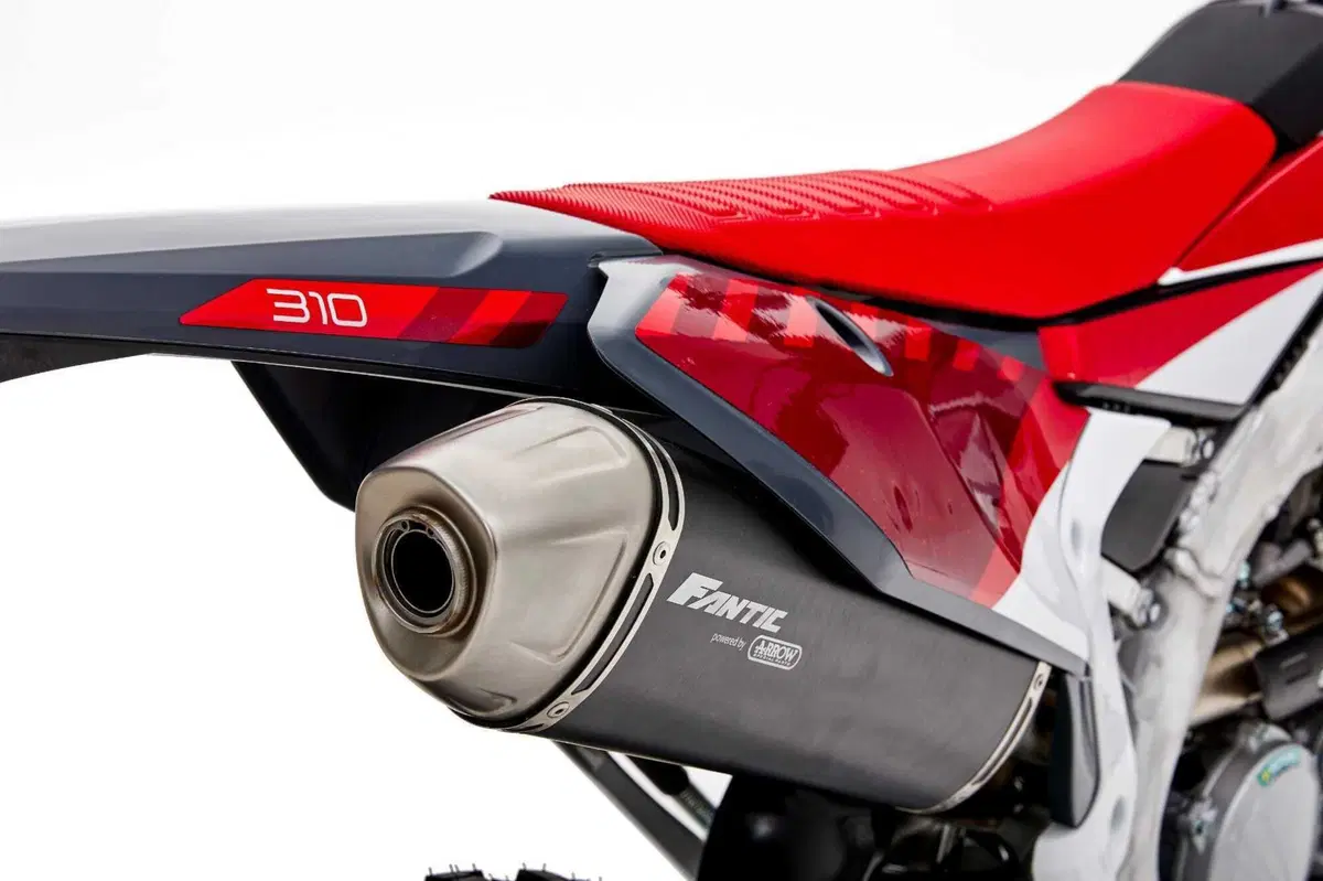 XE300 ed XEF310: Fantic svela le sue enduro a due e quattro tempi (51)