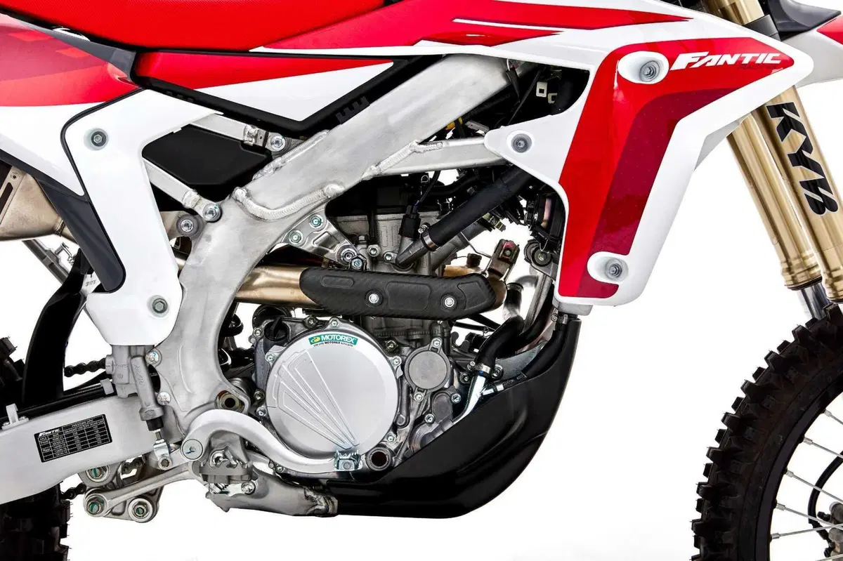 XE300 ed XEF310: Fantic svela le sue enduro a due e quattro tempi (53)