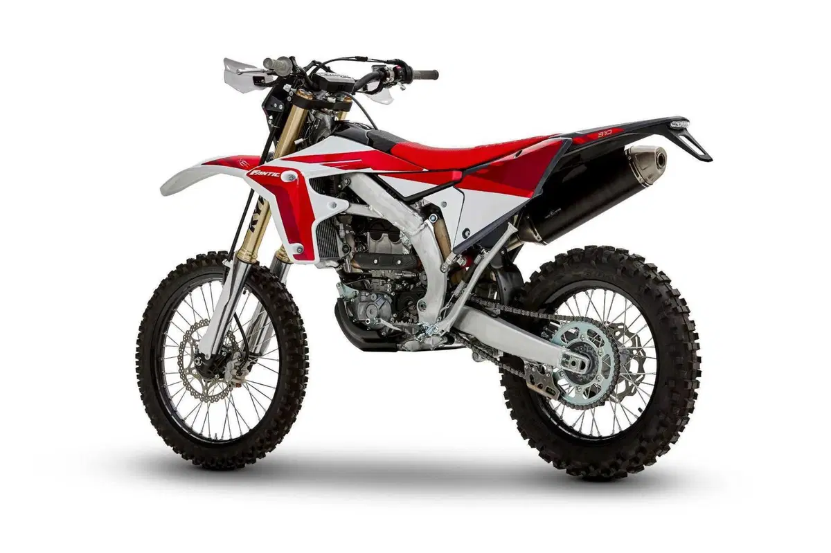 XE300 ed XEF310: Fantic svela le sue enduro a due e quattro tempi (56)