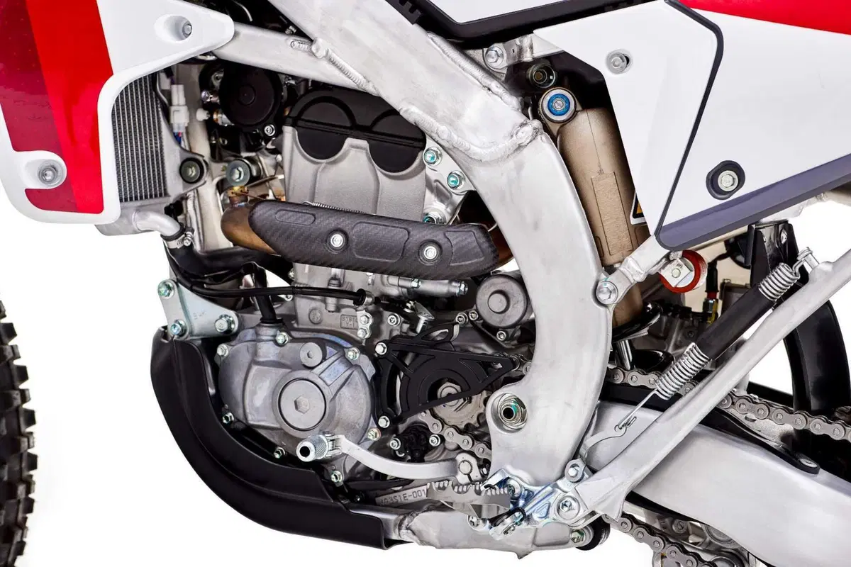 XE300 ed XEF310: Fantic svela le sue enduro a due e quattro tempi (60)