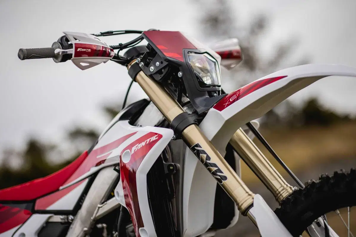 XE300 ed XEF310: Fantic svela le sue enduro a due e quattro tempi (67)