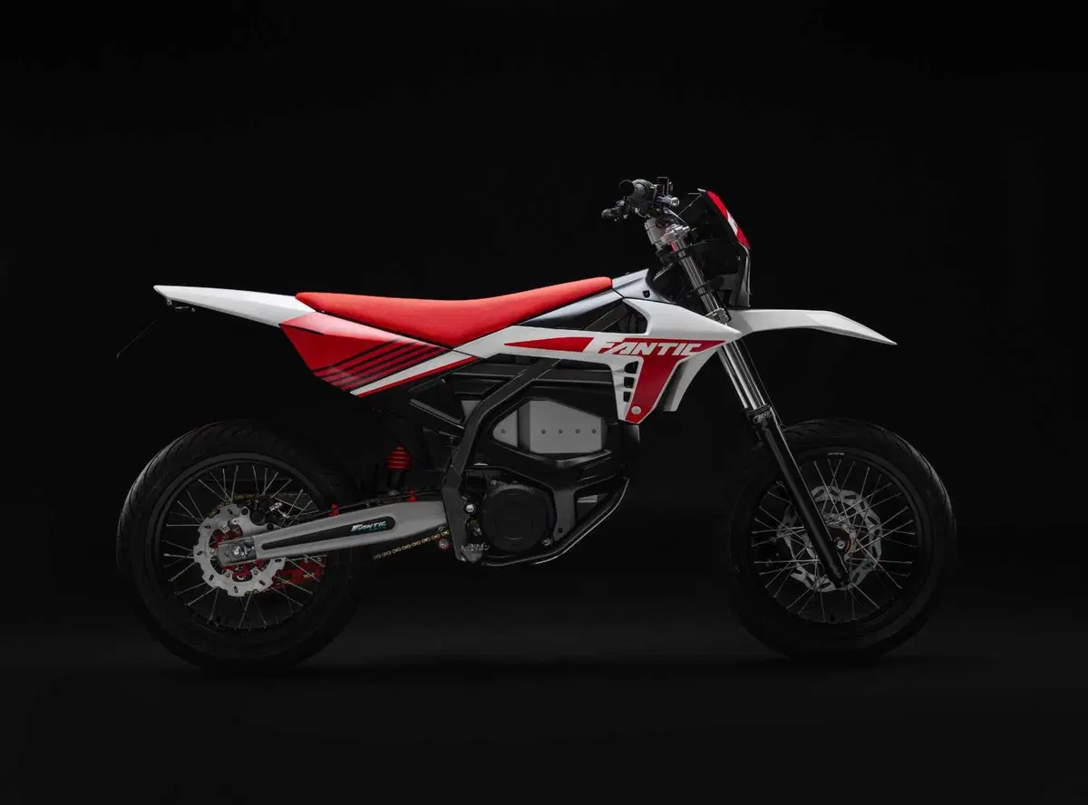Motard elettrico? Fantic presenta la Motard EV