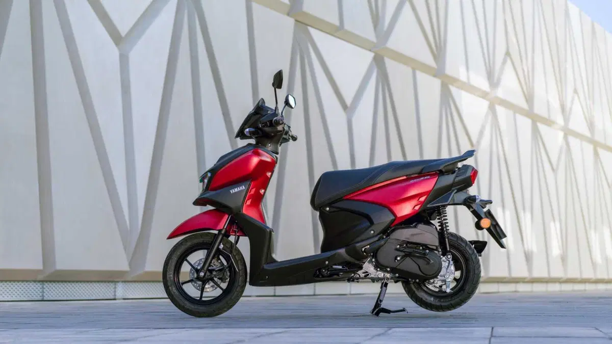 EICMA 2023: Yamaha lancia lo scooter RayZR (20)