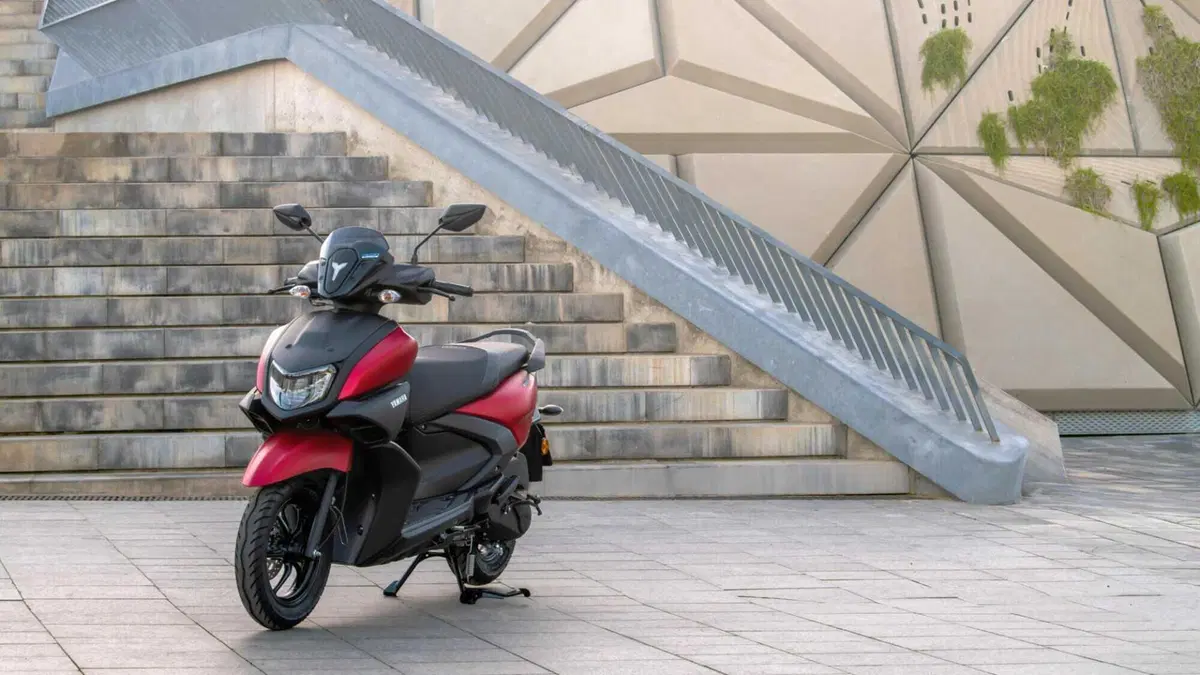 EICMA 2023: Yamaha lancia lo scooter RayZR (25)