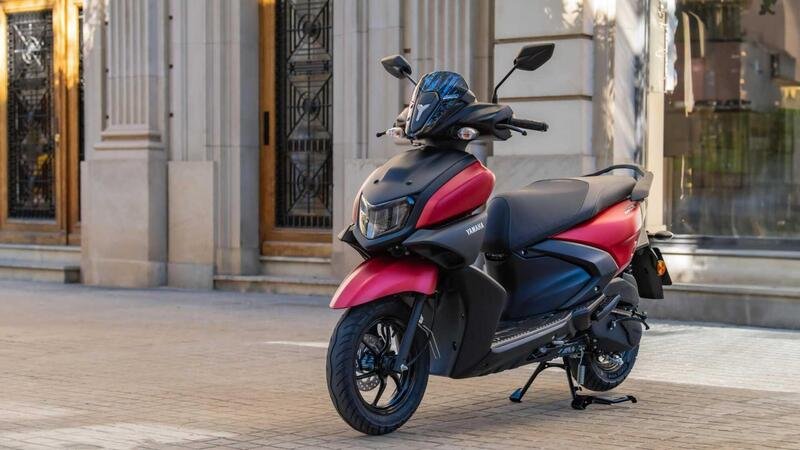 EICMA 2023: Yamaha lancia lo scooter RayZR. Foto e caratteristiche tecniche