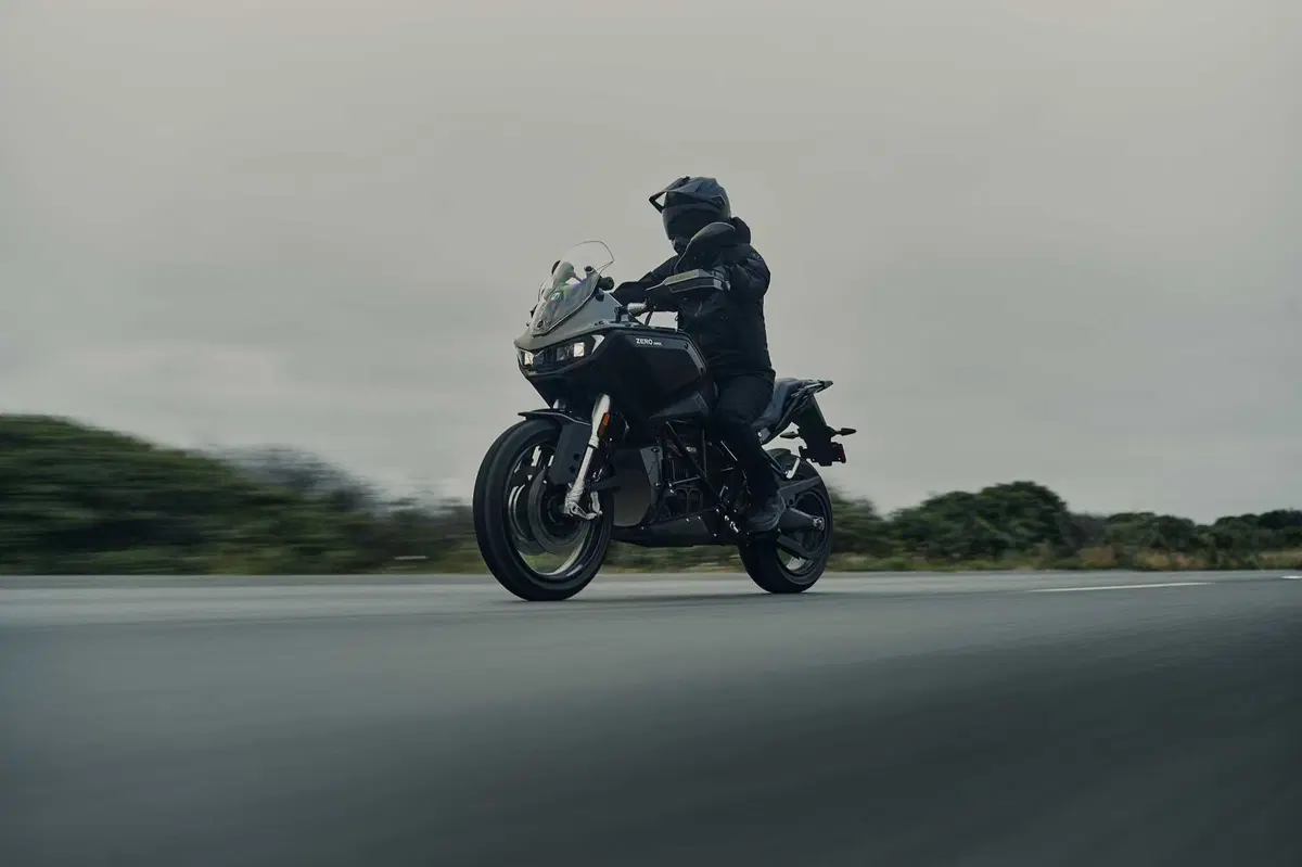Zero Motorcycles nuova gamma 2024 (4)