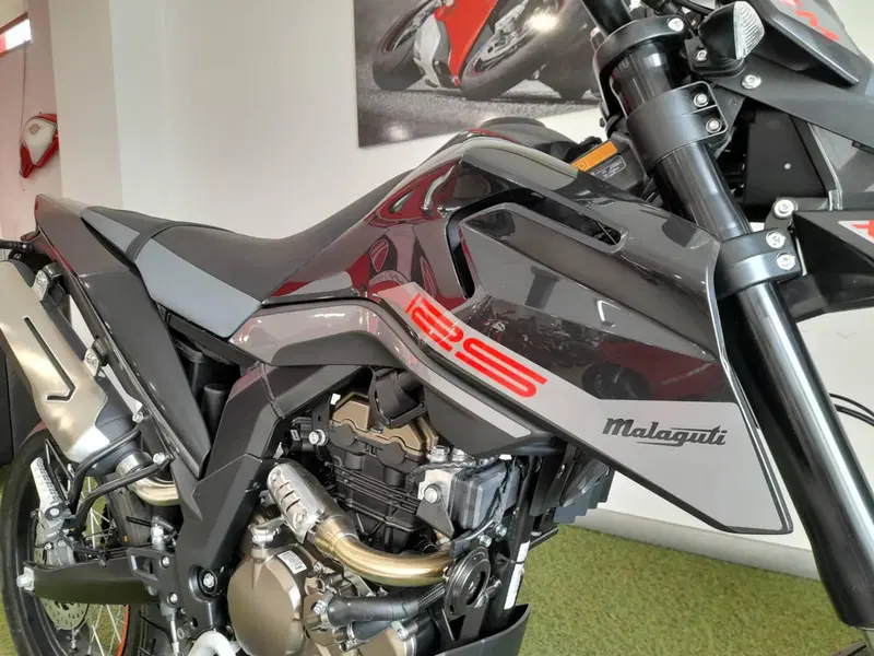 Malaguti XSM 125 (2021 - 26) (3)