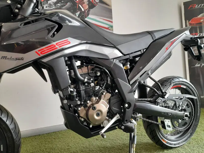 Malaguti XSM 125 (2021 - 26) (4)