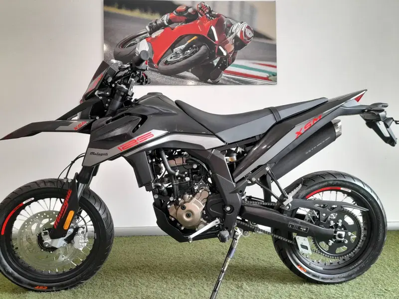 Malaguti XSM 125 (2021 - 26) (2)