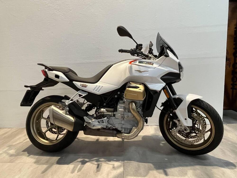 Moto Guzzi V100 Mandello (2023 - 24)