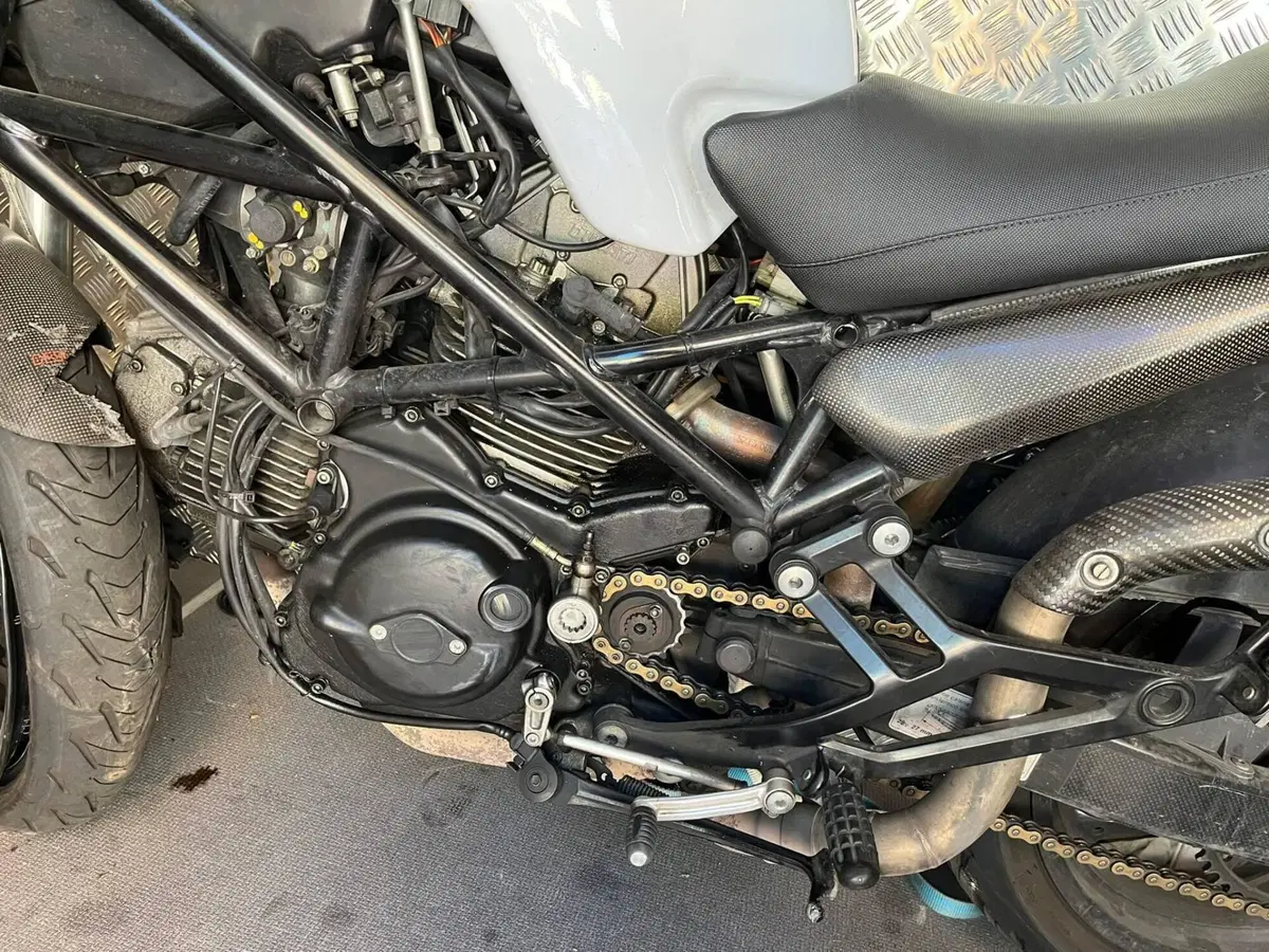 Ducati Monster 695 (2006 - 08) (4)