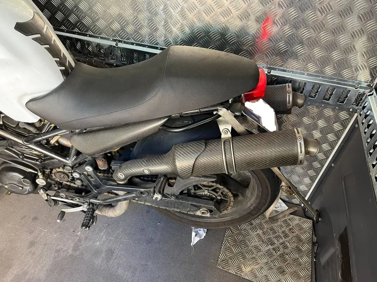 Ducati Monster 695 (2006 - 08) (2)