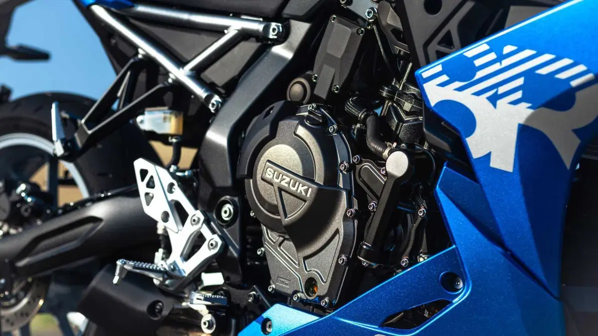 Suzuki GSX-8R GSX-8R (2024 - 26) (15)