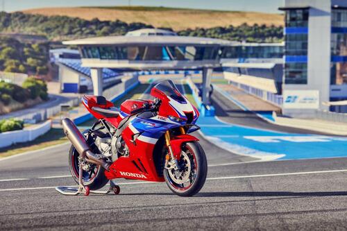 EICMA 2023. Honda CBR1000RR-R Fireblade: foto e caratteristiche [GALLERY] (2)