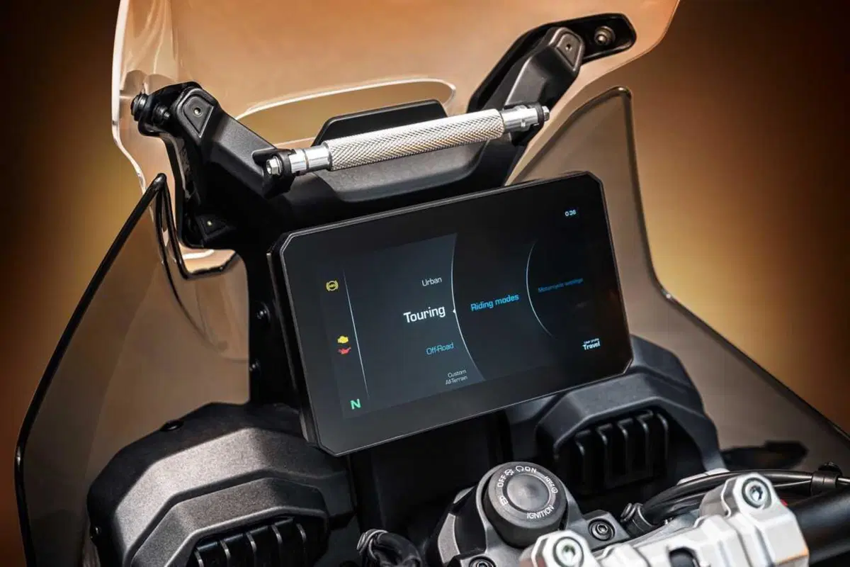 Eicma 2023: MV Agusta inaugura il fuoristrada di lusso con la LXP Orioli (2)