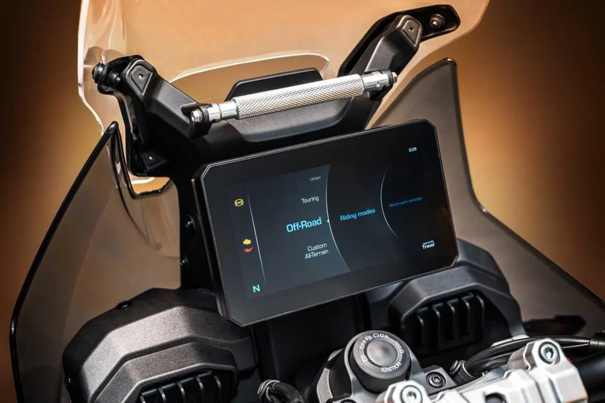 Eicma 2023: MV Agusta inaugura il fuoristrada di lusso con la LXP Orioli (4)