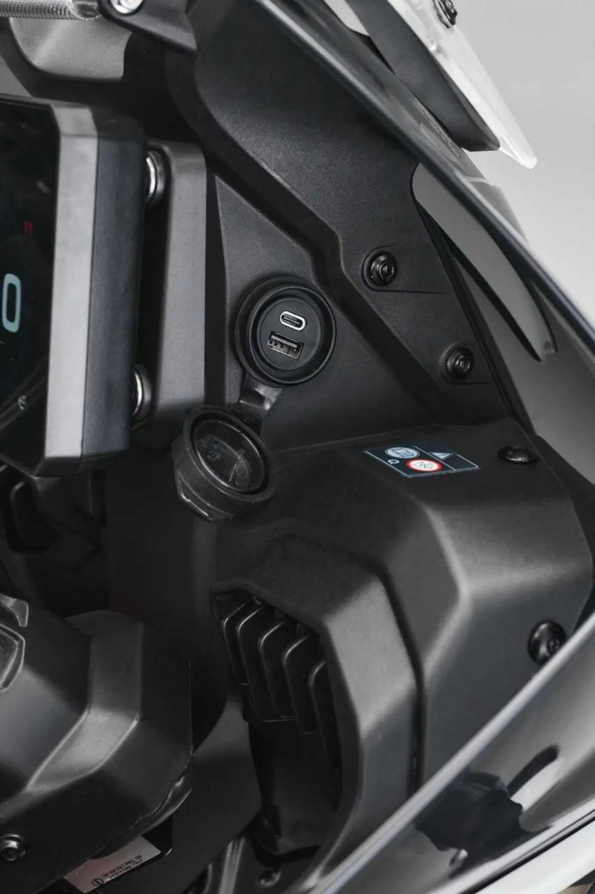 Eicma 2023: MV Agusta inaugura il fuoristrada di lusso con la LXP Orioli (50)