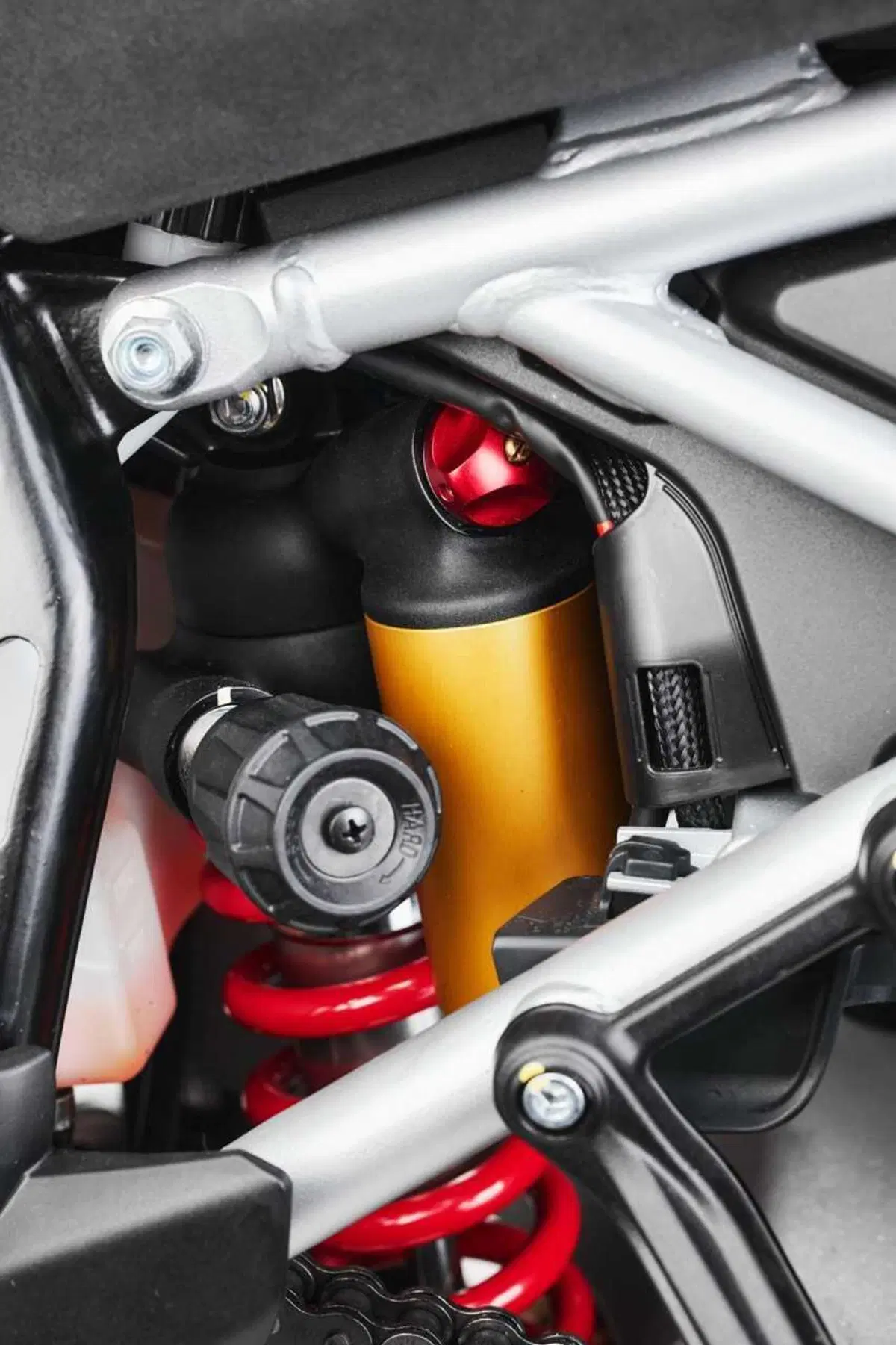 Eicma 2023: MV Agusta inaugura il fuoristrada di lusso con la LXP Orioli (52)