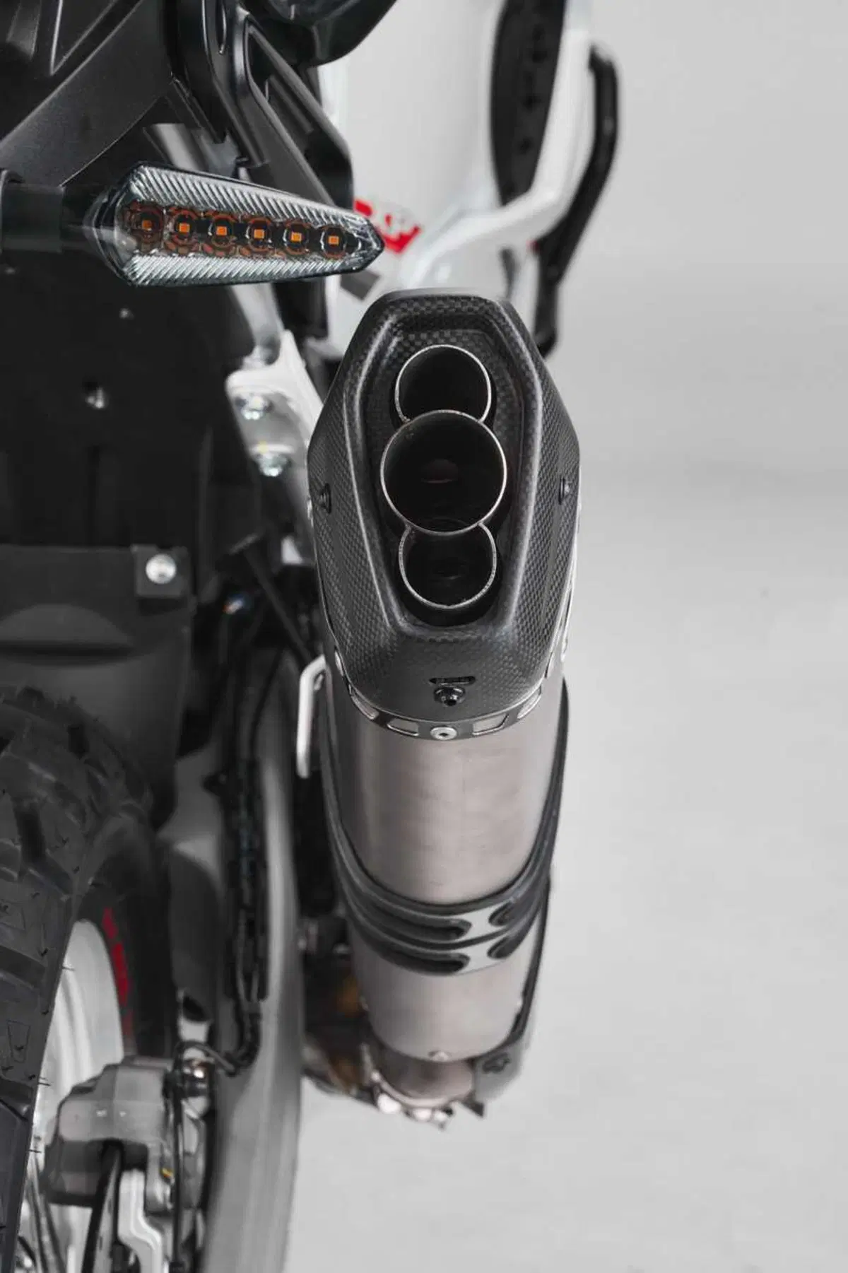 Eicma 2023: MV Agusta inaugura il fuoristrada di lusso con la LXP Orioli (106)