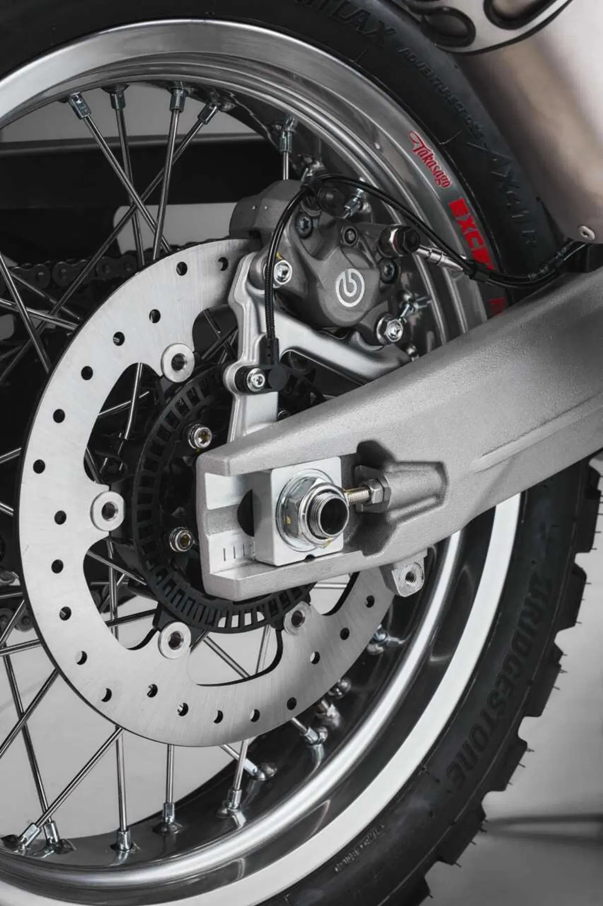 Eicma 2023: MV Agusta inaugura il fuoristrada di lusso con la LXP Orioli (120)
