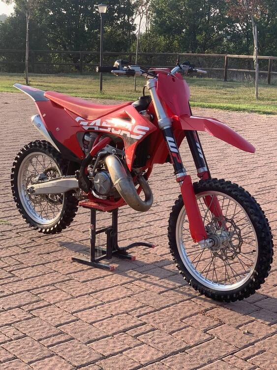 GASGAS MC 125 (2022) (2)