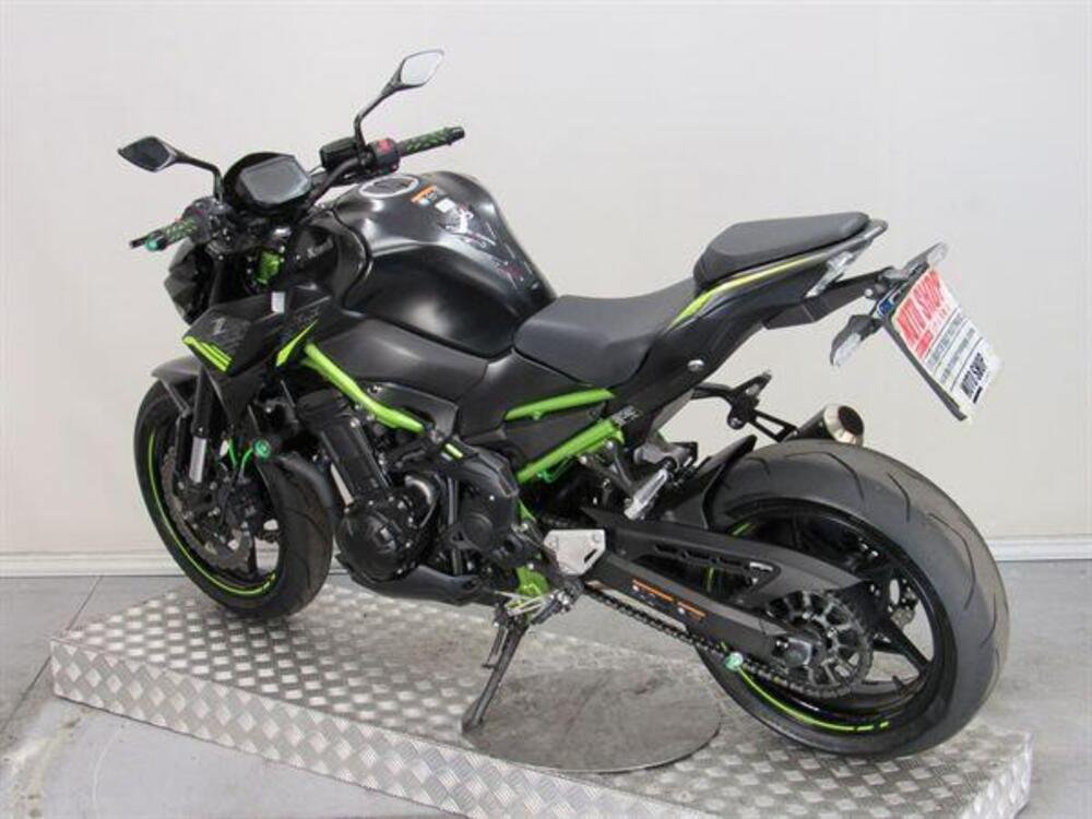 Kawasaki Z 900 Performance (2021 - 24) (5)