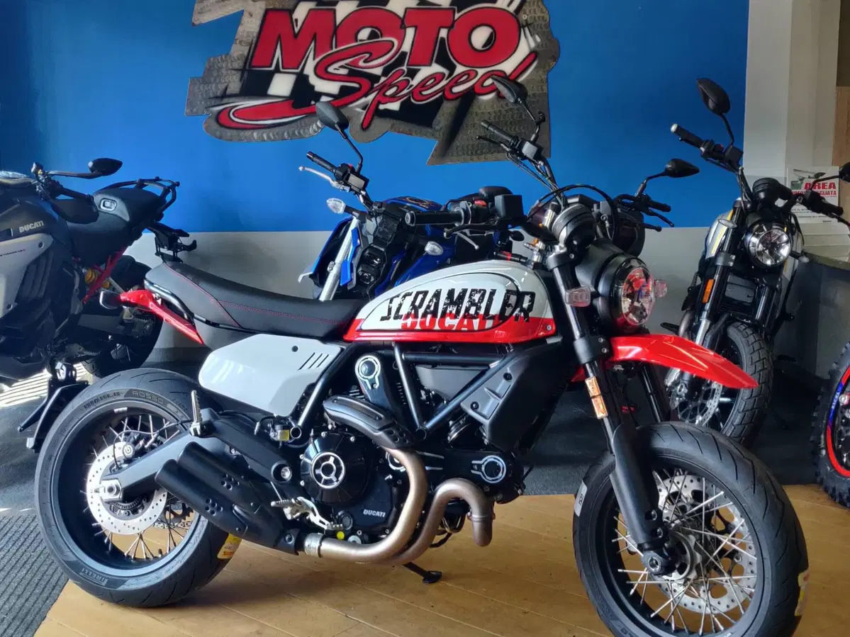 Ducati Scrambler 800 Urban Motard (2022)