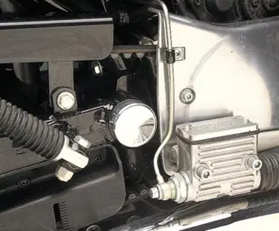 Coperchio perno forcellone/telaio per Sportster - 