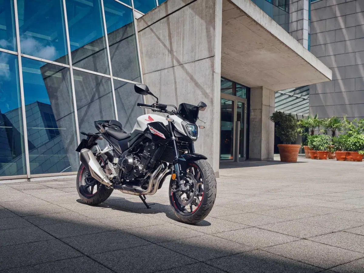 Eicma 2023: Honda presenta la CB500 Hornet (23)