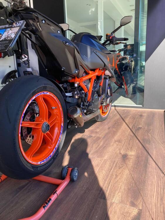 KTM 1290 Super Duke R (2022 - 23) (3)